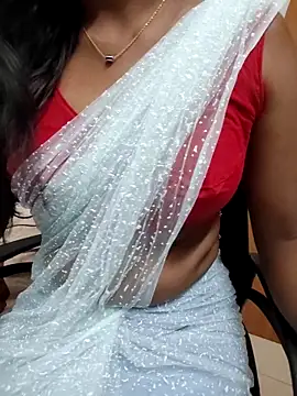 Snapshot of Tamilmallu-duskygirl03 chatting on 4, 5, 2026 Tamilmallu-duskygirl03 online show from 4, 5, 2026