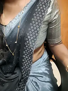Tamilmallu-duskygirl03 online show from 9, 7, 2026