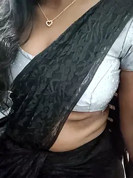 Tamilmallu-duskygirl03 online show from 15, 3, 2026