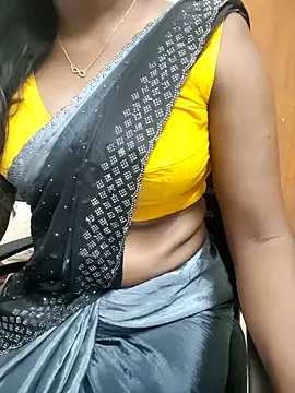 Snapshot of Tamilmallu-duskygirl03 chatting on 2, 5, 2026 Tamilmallu-duskygirl03 online show from 2, 5, 2026