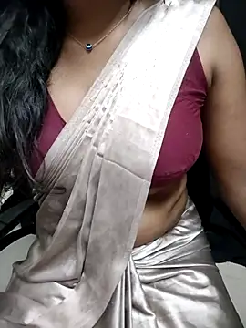 Tamilmallu-duskygirl03 online show from 18, 7, 2026