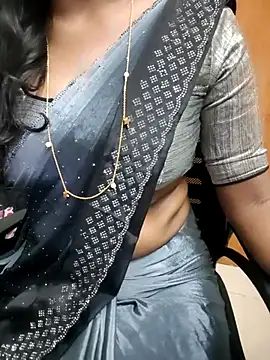 Snapshot of Tamilmallu-duskygirl03 chatting on 29, 5, 2026 Tamilmallu-duskygirl03 online show from 29, 5, 2026