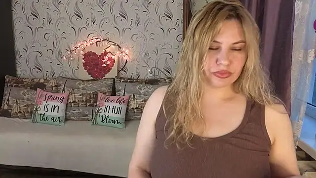 Passion-Blondy online show from 2, 6, 2026