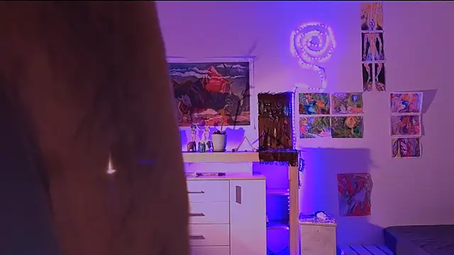 liquid0fluid0 online show from 10, 11, 2025