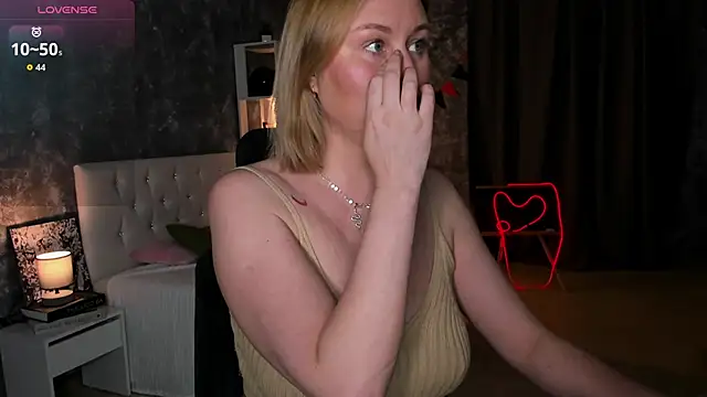 scent  of woman online show from 20, 11, 2025