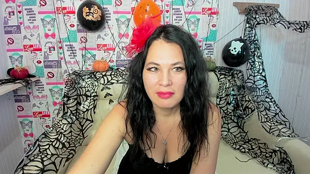 Snapshot of Victoria_Panther chatting on 31, 10, 2025 Victoria Panther online show from 31, 10, 2025