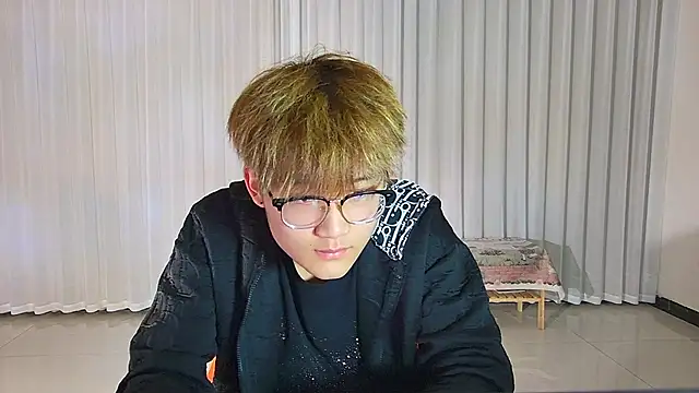 KK-cuteboy online show from 7, 4, 2026