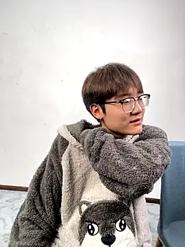 KK-cuteboy online show from 9, 11, 2025