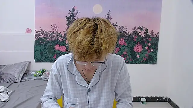KK-cuteboy online show from 19, 4, 2026