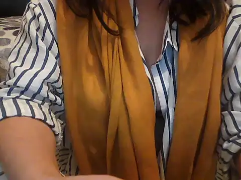 Snapshot of AngelAlexix chatting on 11, 10, 2025 AngelAlexix online show from 11, 10, 2025