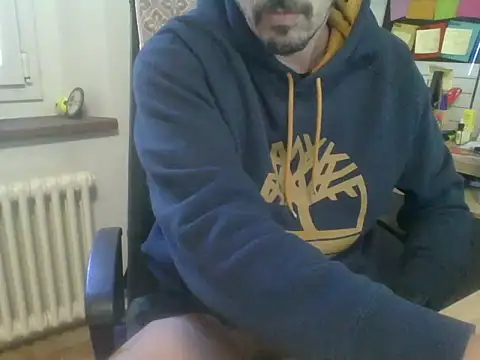 Snapshot of Kawayleo chatting on 8, 10, 2025 Kawayleo online show from 8, 10, 2025