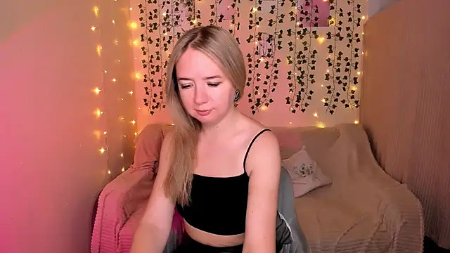 Evaa Braunn online show from 15, 10, 2025