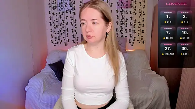 Evaa Braunn online show from 4, 12, 2025