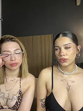 Snapshot of LoraShines chatting on 28, 5, 2026 LoraShines online show from 28, 5, 2026