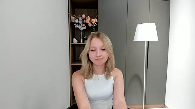 Snapshot of LeeannLumpkins chatting on 9, 10, 2025 LeeannLumpkins online show from 9, 10, 2025