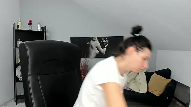 Snapshot of BettyJamess chatting on 24, 11, 2025 BettyJamess online show from 24, 11, 2025