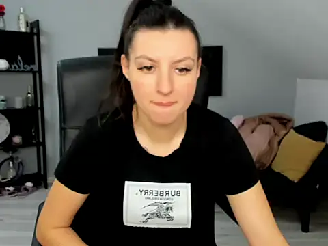 Snapshot of BettyJamess chatting on 14, 11, 2025 BettyJamess online show from 14, 11, 2025