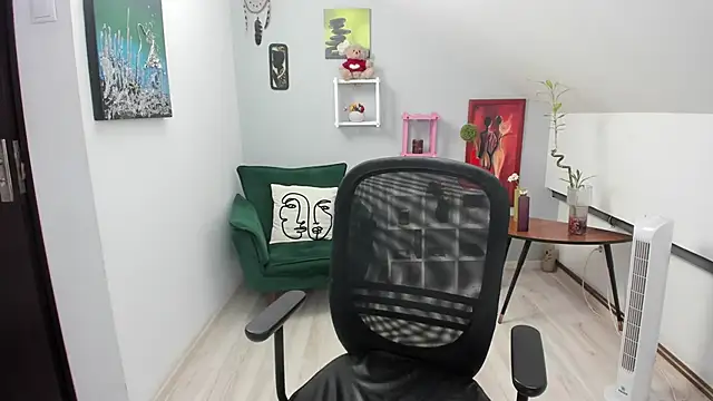 Snapshot of BettyJamess chatting on 20, 10, 2025 BettyJamess online show from 20, 10, 2025