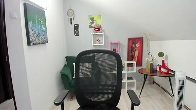 Snapshot of BettyJamess chatting on 17, 10, 2025 BettyJamess online show from 17, 10, 2025