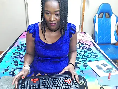 Snapshot of EsotericPaloma chatting on 28, 11, 2025 EsotericPaloma online show from 28, 11, 2025