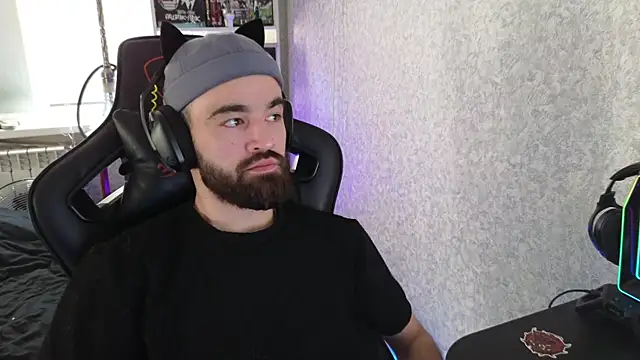 Nik Namee online show from 18, 10, 2025