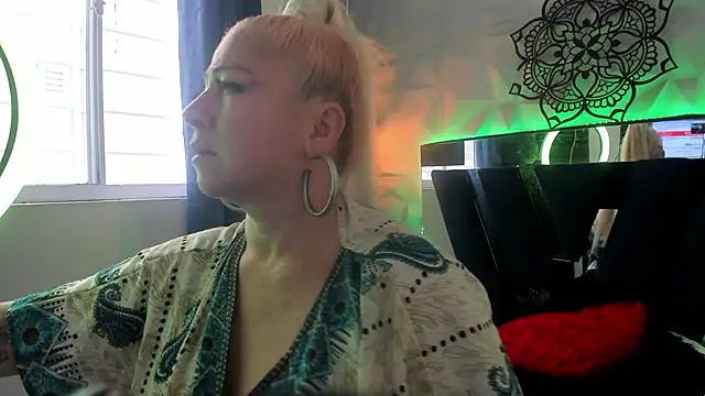 pamela velazco online show from 14, 11, 2025