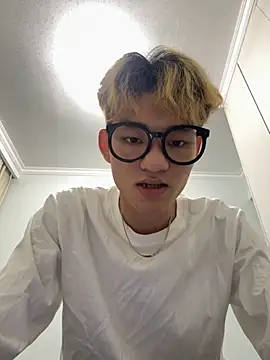 Snapshot of sexyboy-lele chatting on 10, 10, 2025 sexyboy-lele online show from 10, 10, 2025
