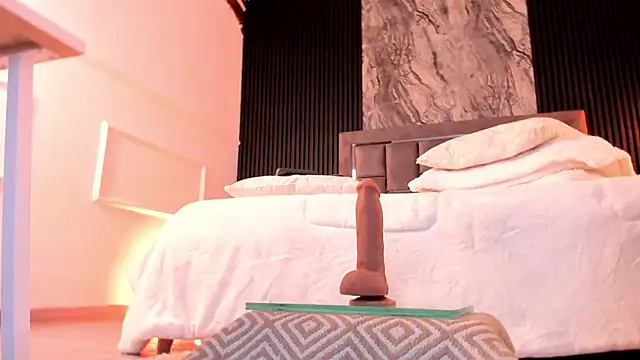 Snapshot of Miahsens chatting on 6, 11, 2025 Miahsens online show from 6, 11, 2025