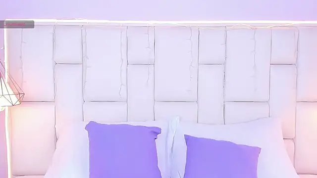 EmmaHolter online show from 18, 11, 2025