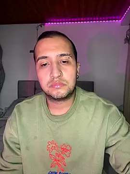 Snapshot of naugthydominic chatting on 10, 10, 2025 naugthydominic online show from 10, 10, 2025