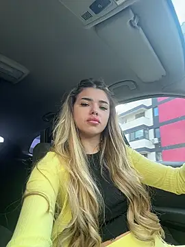 Snapshot of LolaAmore chatting on 25, 11, 2025 LolaAmore online show from 25, 11, 2025