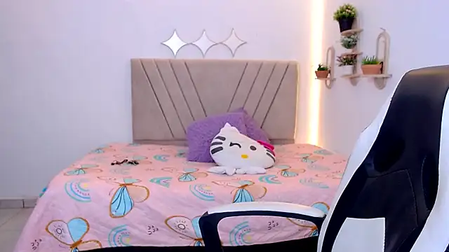 Snapshot of zara_cute chatting on 15, 6, 2026 zara cute online show from 15, 6, 2026