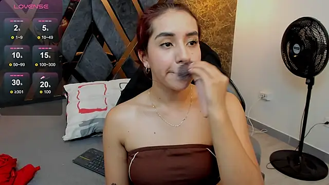 Vittoria Conti  online show from 20, 4, 2026