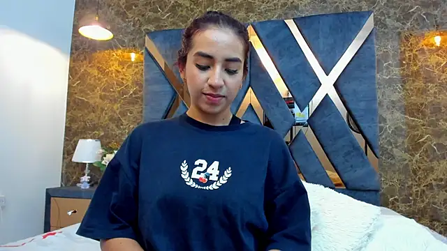 Vittoria Conti  online show from 28, 11, 2025