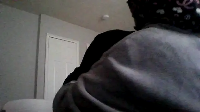 Snapshot of dezzidavill chatting on 3, 3, 2026 dezzidavill online show from 3, 3, 2026