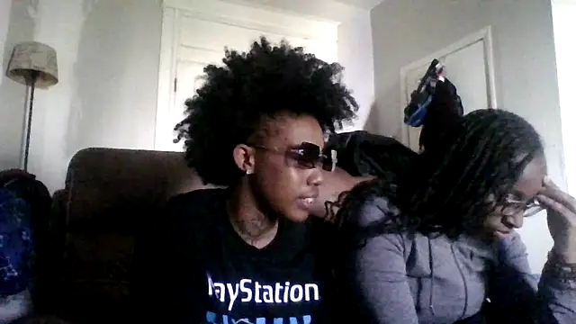 Snapshot of dezzidavill chatting on 18, 3, 2026 dezzidavill online show from 18, 3, 2026