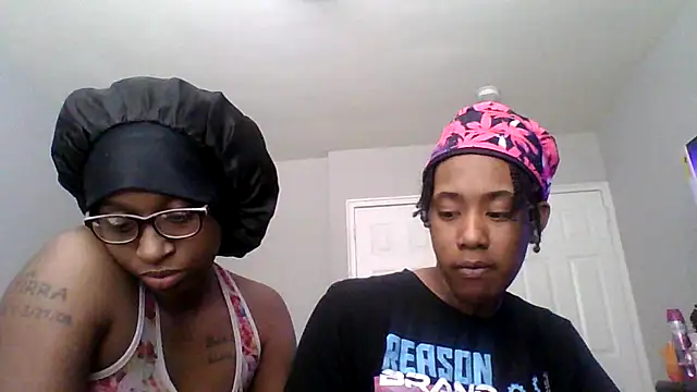 Snapshot of dezzidavill chatting on 9, 2, 2026 dezzidavill online show from 9, 2, 2026