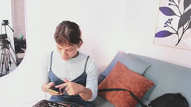 KassMonroe online show from 10, 2, 2026