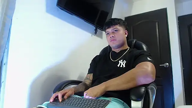 Boyhot 00 online show from 26, 10, 2025