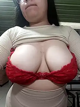 Snapshot of sofia_athome chatting on 4, 4, 2026 sofia athome online show from 4, 4, 2026