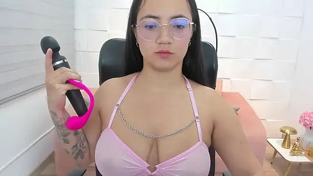 Snapshot of Sasha_Grace chatting on 3, 6, 2026 Sasha Grace online show from 3, 6, 2026