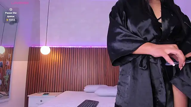 Foxy Kylie online show from 5, 3, 2026