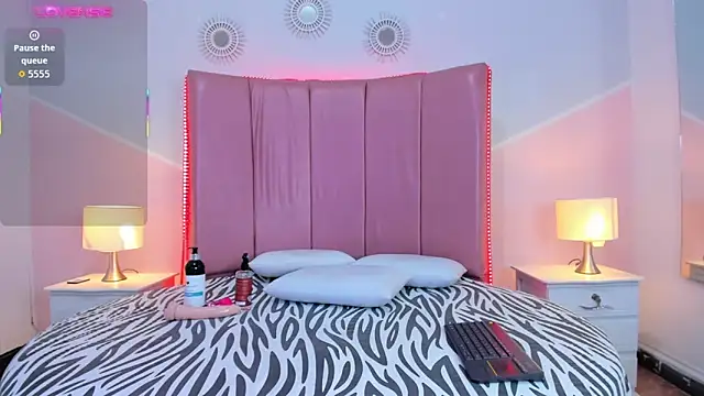 Snapshot of Foxy_Kylie chatting on 30, 11, 2025 Foxy Kylie online show from 30, 11, 2025