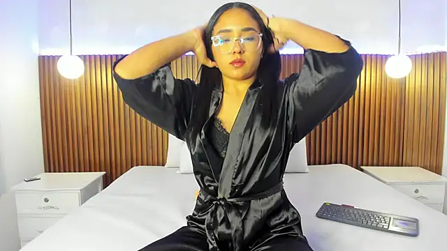 Snapshot of Foxy_Kylie chatting on 18, 10, 2025 Foxy Kylie online show from 18, 10, 2025