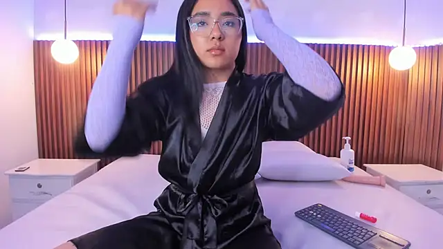 Snapshot of Foxy_Kylie chatting on 4, 11, 2025 Foxy Kylie online show from 4, 11, 2025