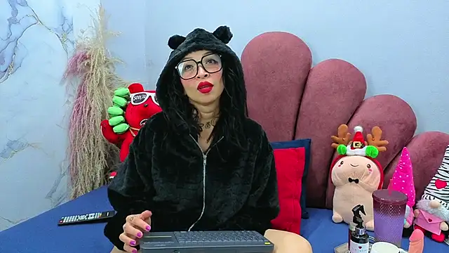 CHIARAJJONES online show from 18, 11, 2025