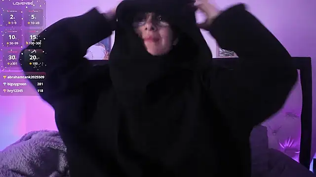 Sara Roades online show from 28, 10, 2025