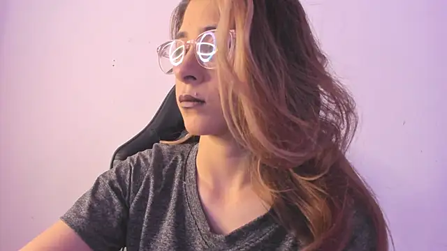 Sara Roades online show from 12, 11, 2025