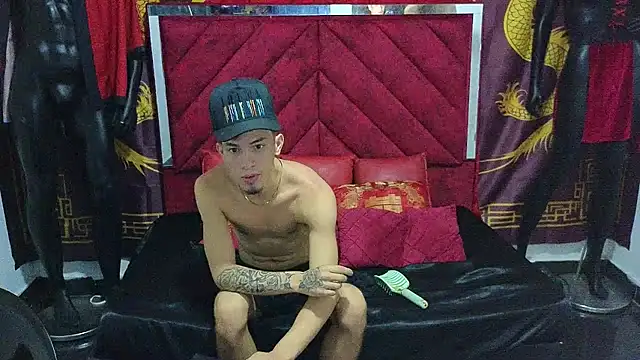 Pride couple online show from 17, 10, 2025