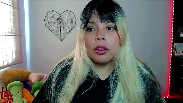 EllieMoonX online show from 17, 12, 2025